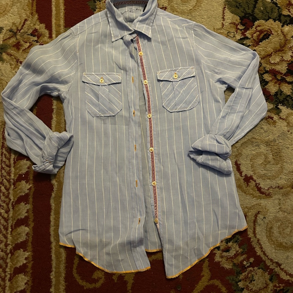 Robert Graham Light Blue and White Striped Button-Down Shirt